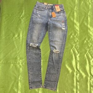 Levi's 721 High-Rise Skinny Jeans